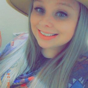 Meet your Posher, Myca